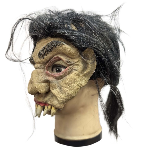 ჰელოვინის ნიღაბი